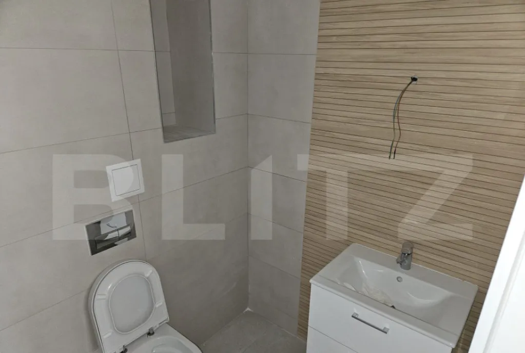 Apartament 2 camere 48 mp etaj 1 decomandat zona Galata