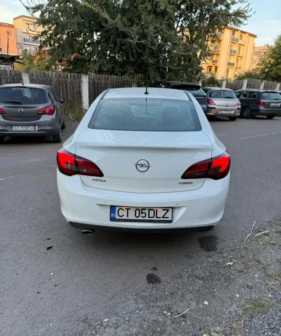 Opel Astra J 2018 7 500 eur