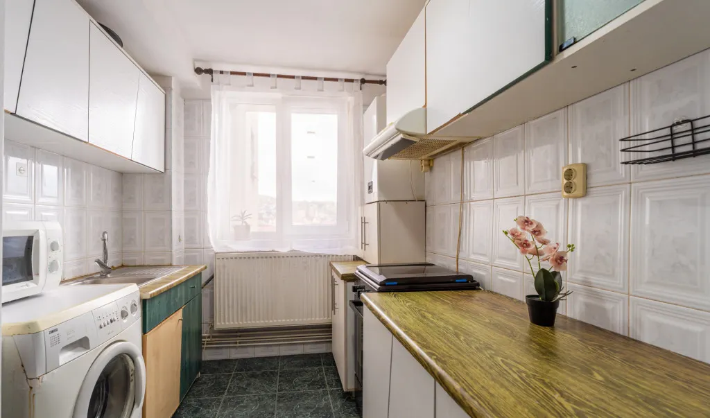 Ultracentral 3 camere balcon etaj 7/10 bloc izolat 0