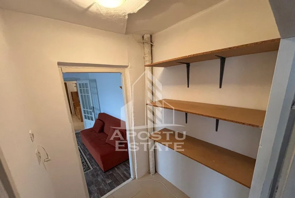 Apartament cu 2 camere semidecomandat zona Lipovei