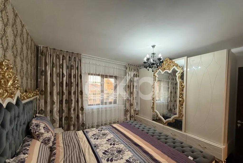 Casa / Vila de vanzare cu 5 camere - Cartierul Nou Sas