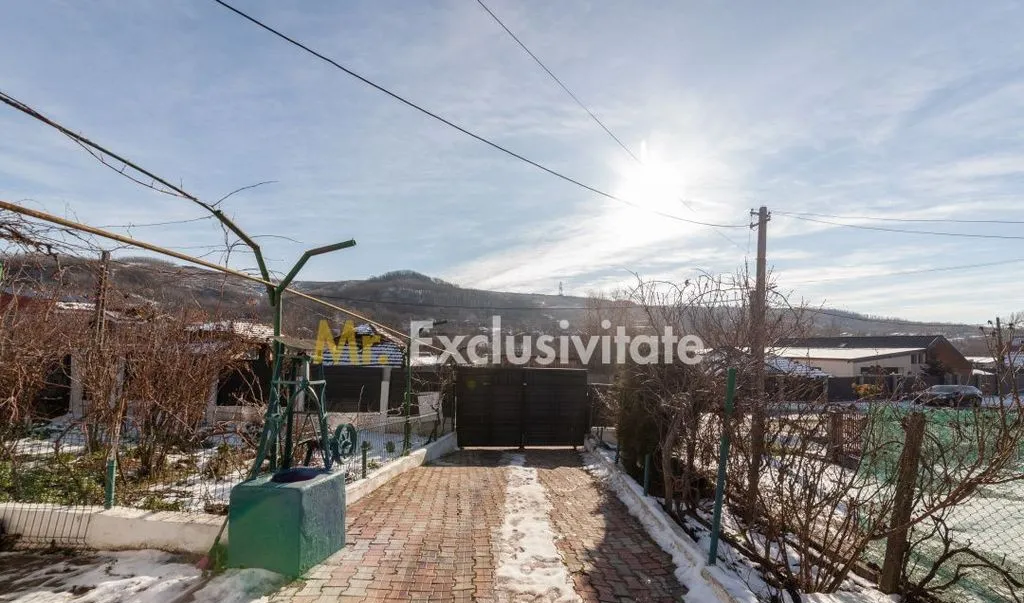 Casa Stefanesti - 1 km de Primarie Curte mare zona linistita
