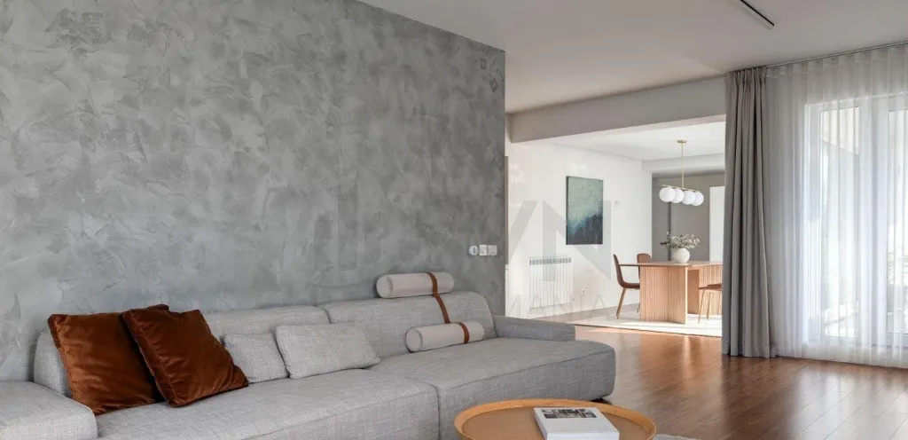 Apartament 3 camere tip penthouse pipera British Football School