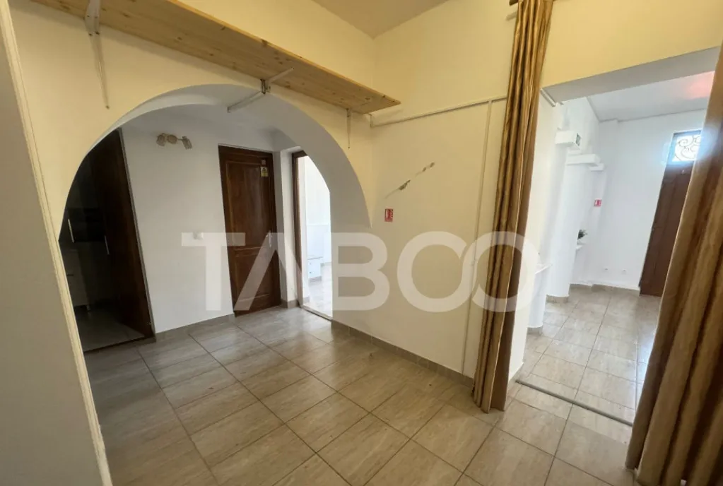 Spatiu comercial de vanzare 3 camere 73 mp Dumbra