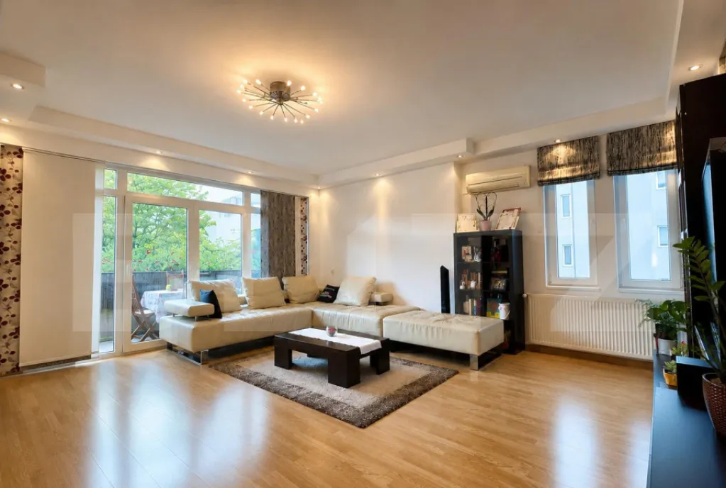 Apartament 3 camere 90 mp boxa si parcare cu cf zona Camp