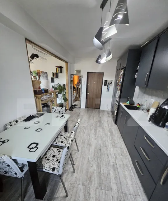 Apartament 3 camere 77 mp parcare zona Cetatii Poligon