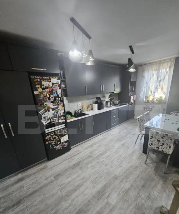 Apartament 3 camere 77 mp parcare zona Cetatii Poligon