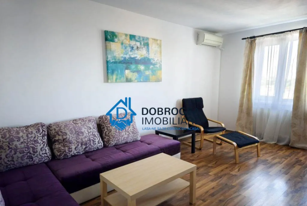 Zona spital 2 camere decomandat suprafata 61 mp