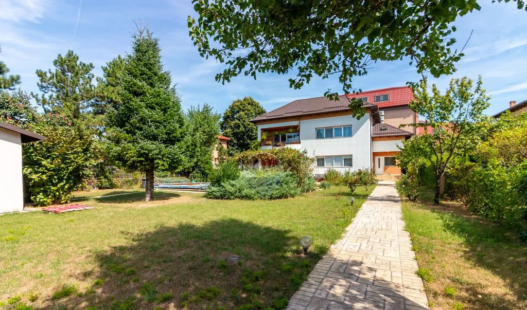Casa / Vila cu 6 camere de vanzare Chiajna /Rosu