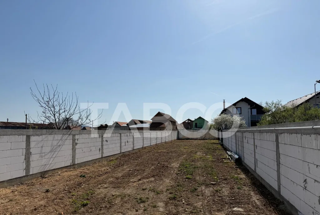 Casa 4 camere teren liber 500 mp zona Piata Cluj