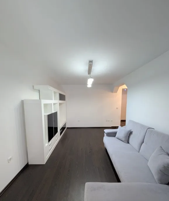 Ideal pentru investitie Apartament 1 camera nelocuit zona Stejarului