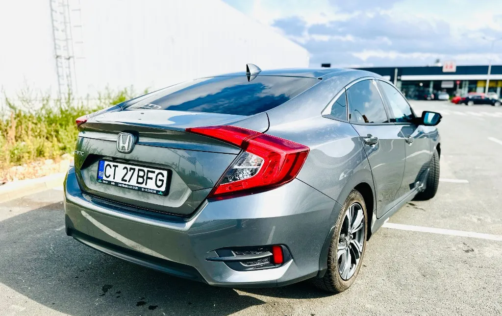 Honda Civic 1 5 VTEC Turbo 182 CP 20 299 eur