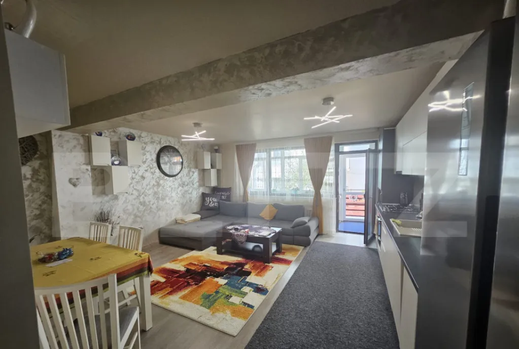 Apartament cu 3 camere 80 mp 3 000 mp teren zona Reghin