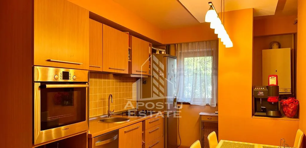 Apartament cu 3 camere decomandat etajul intai Bucovinei