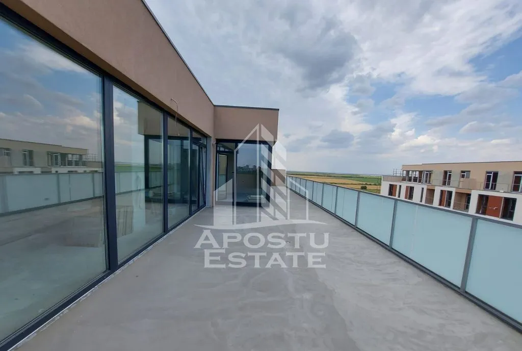 Penthouse cu terasa de 70 mp zona Torontalului