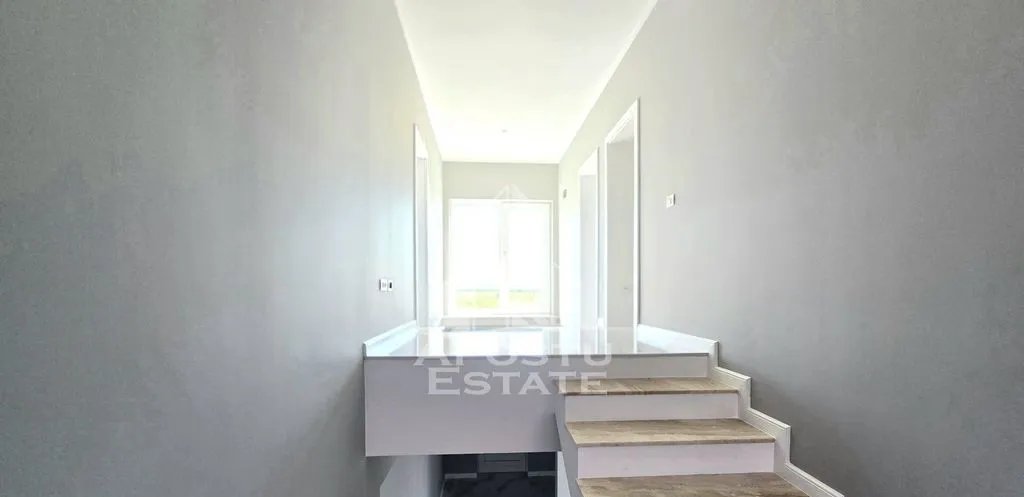Casa 4 camere pe colt Giarmata