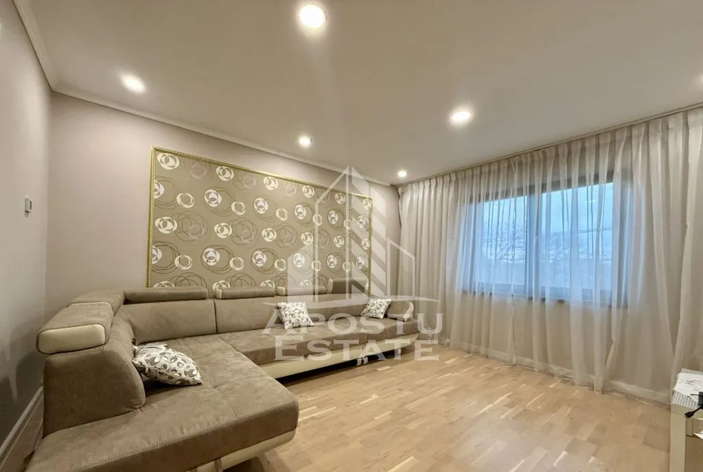 Apartament 3 camere la casa de vanzare zona Lunei Timisoara