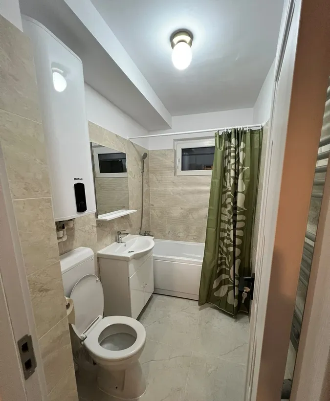 Titan chiar la metrou etajul 1 renovata complet prima inchiriere