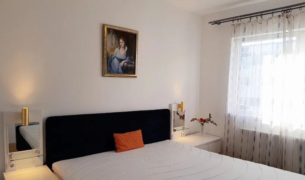 Apartament 3 camere mobilat dec 2 bai 2 parcari bloc nou 0 comision