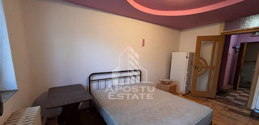 Apartament 2 camere Spitalul Judetean Etaj 3/5 Renovat Central