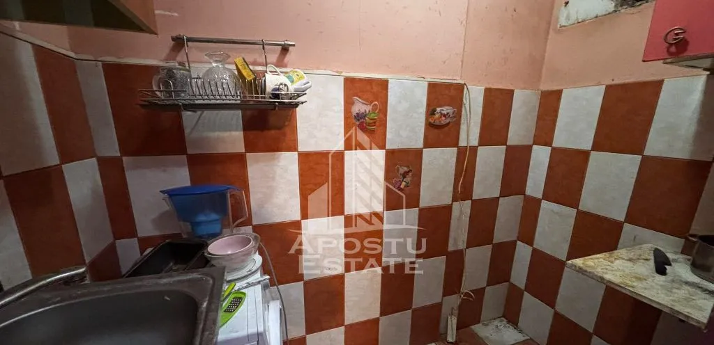 Apartament 2 camere Spitalul Judetean Etaj 3/5 Renovat Central