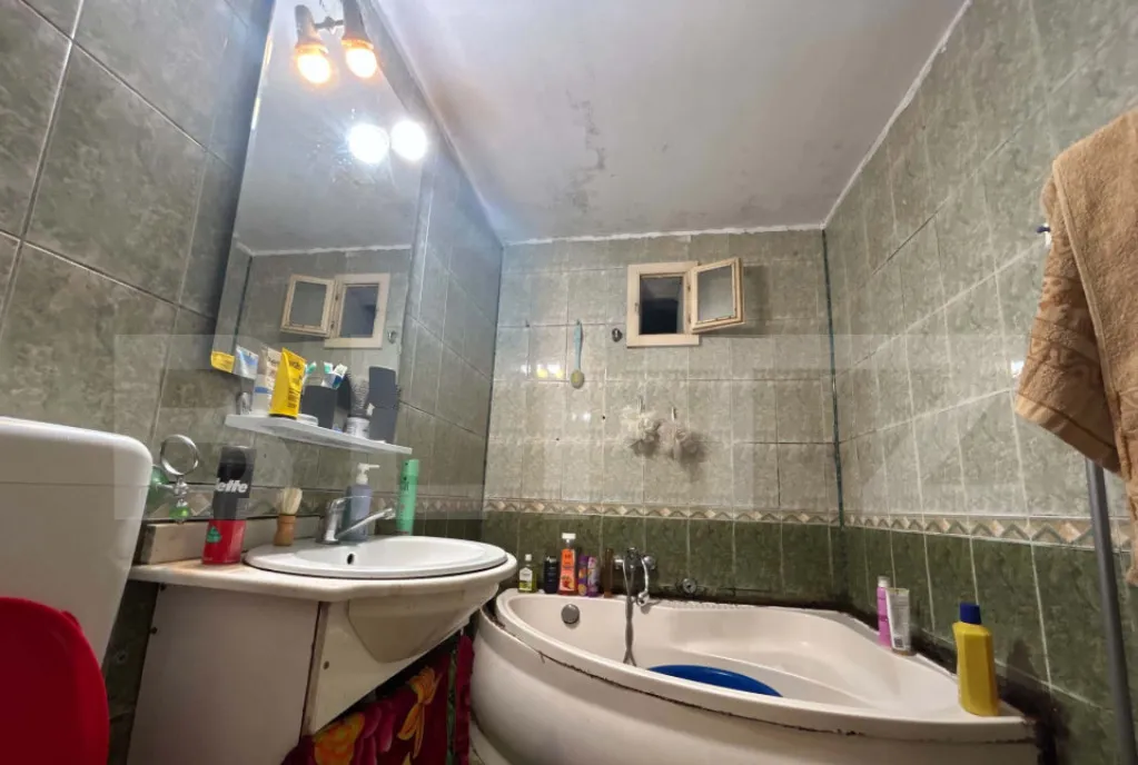 Apartament 4 camere cu potential 79 mp parter zona apre