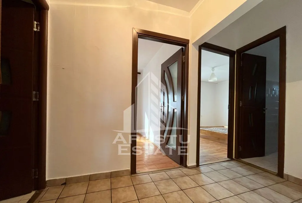 Apartament cu 3 camere 2 bai decomandat centrala proprie Sagulu