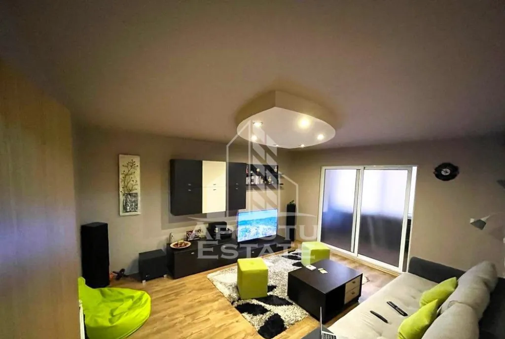 Apartament cu 3 camere decomandat 2 bai renovat centrala Dambovita
