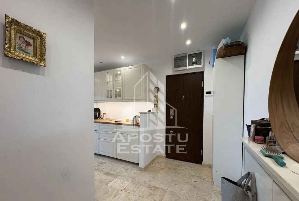 Apartament 3 camere 2 bai etaj intermediar langa Punctele Cardinale