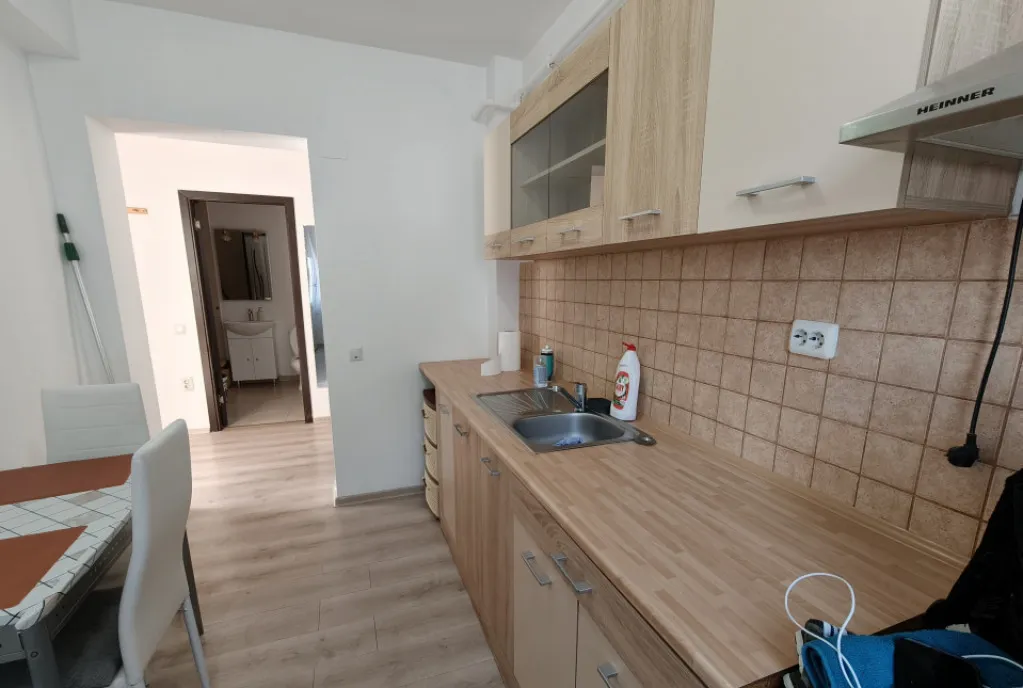 Apartament 2 camere 48 mp parcare zona Florilor Flores