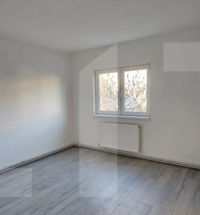 Apartament 3 camere 2 bai - complet renovat etaj 1 sem