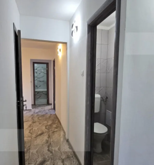 Apartament 3 camere 2 bai - complet renovat etaj 1 sem