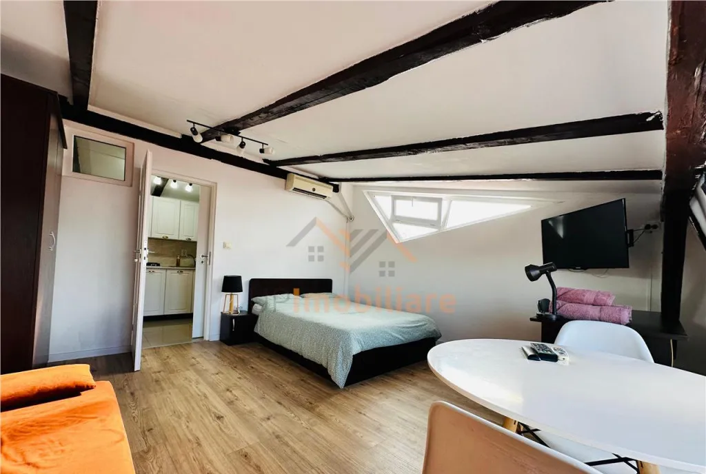 Proprietar vand garsoniera renovata Rogerius