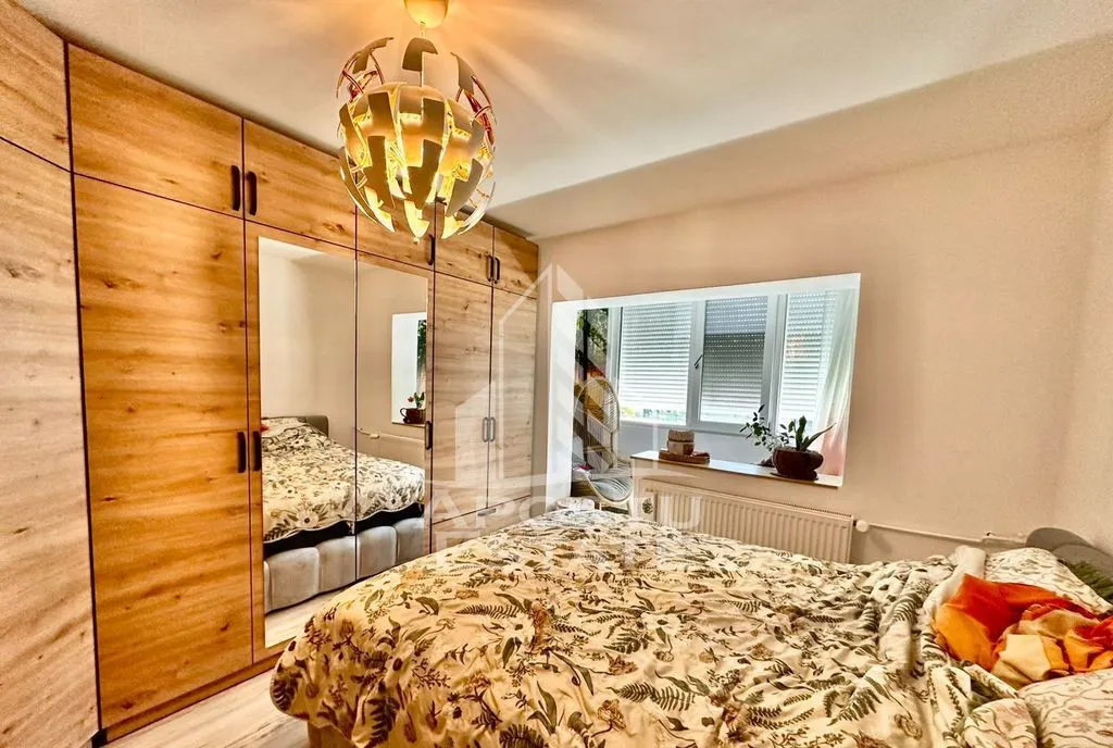 Apartament cu 3 camere de vanzare etaj intermediar zona Soarelui