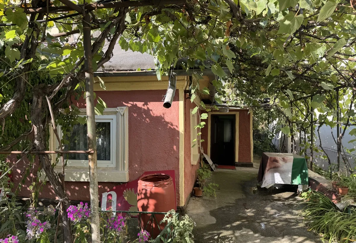 Uverturii zona Cernisoara Casa si teren intravilan 512 mp