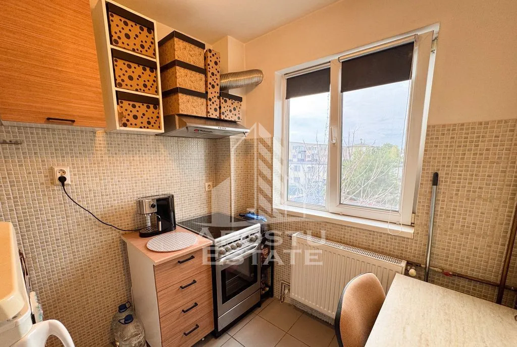 Apartament 2 camere etaj 3 4 la cheie Complexul Studentesc