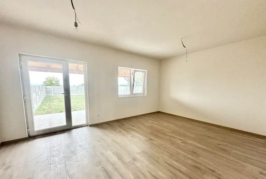 Duplex cu 4 camere 100 mp utili 320 de teren Mosnita