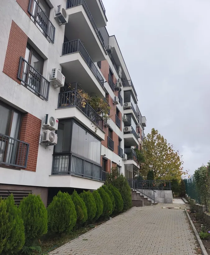 Apartament modern cu 2 camere terasa si parcare - Baneasa Sisesti