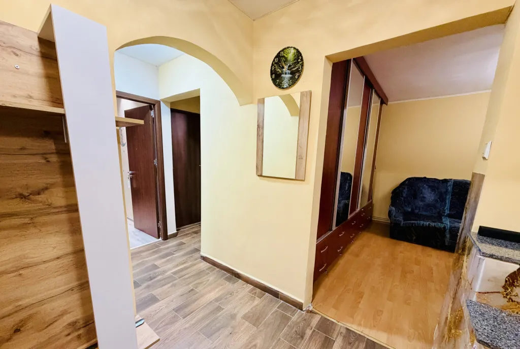 Apartament 3 camere zona Uverturii la 10 min de metrou Gorju