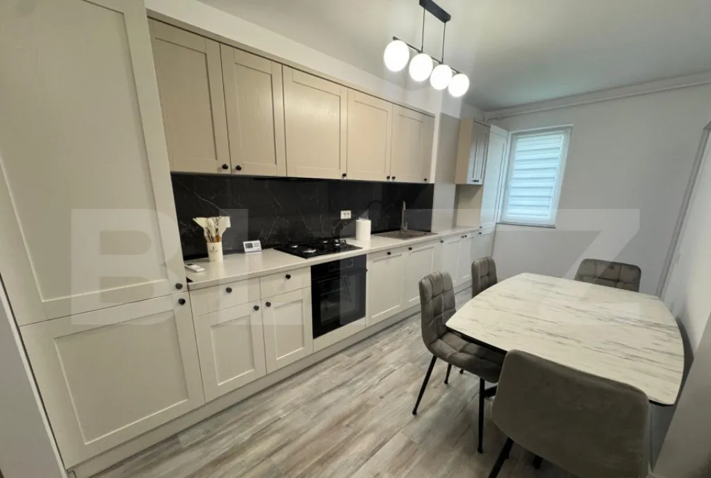 Apartament modern cu 3 camere si 2 parcari zona strazii Som