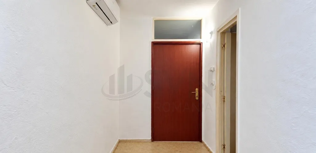 Apartament 2 camere I 55 mp I de renovat I zona Baicului