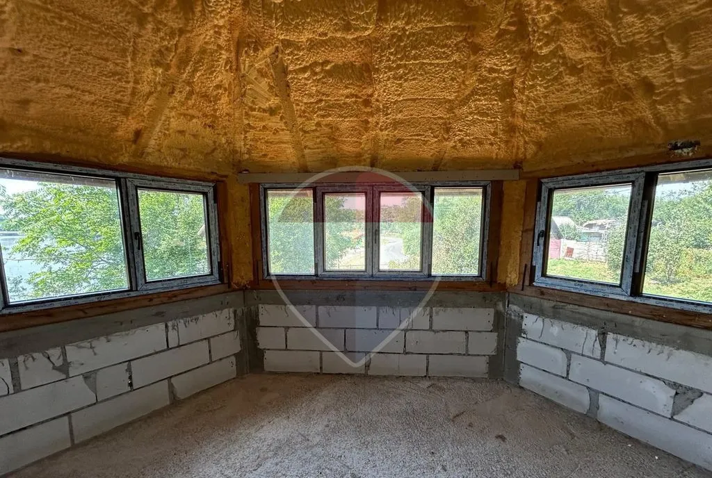 Vanzare Vila la gri Teren 800mp Lacul Mostistea