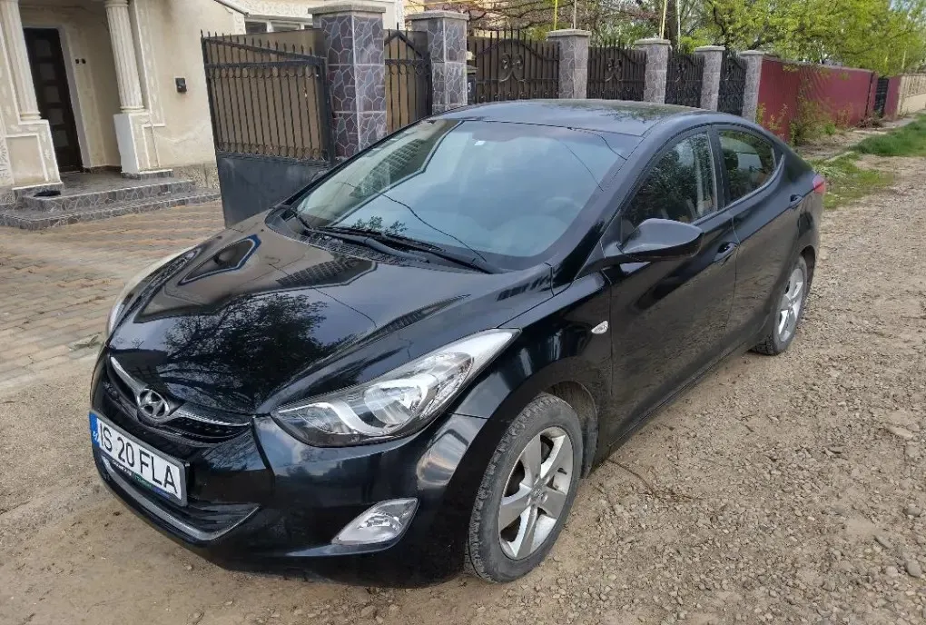 Auto Hyundai Elantra Highway 1 6 MPI Gata de drum 5 600 eur