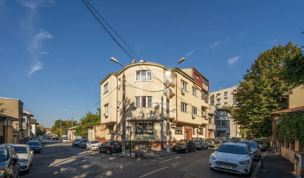 Zona C Calarrasilor apartament in imobil interbelic