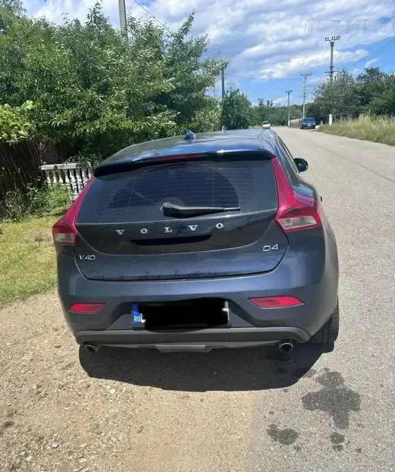 VOLVO V40 2 0TDI 190 CP 7 500 eur