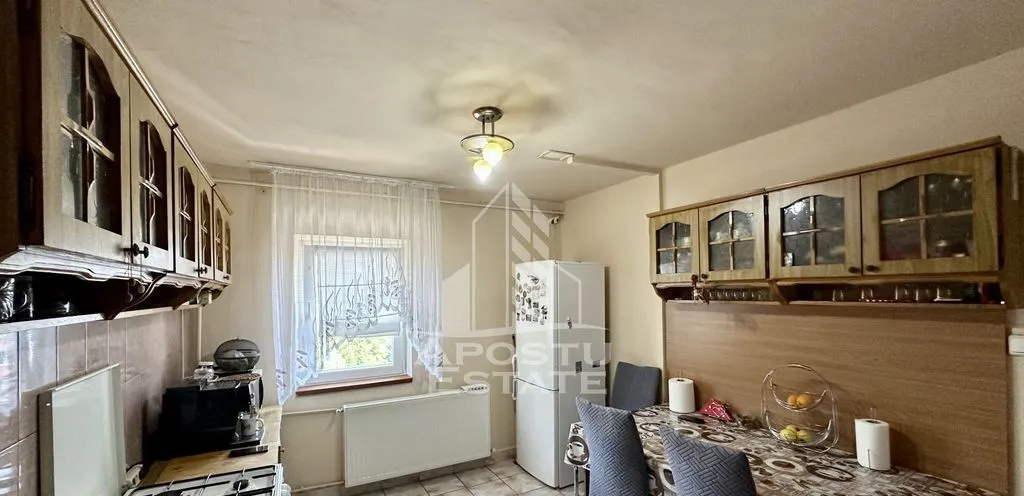 Apartament de vanzare cu 3 camere decomandat Aradului Timisoara