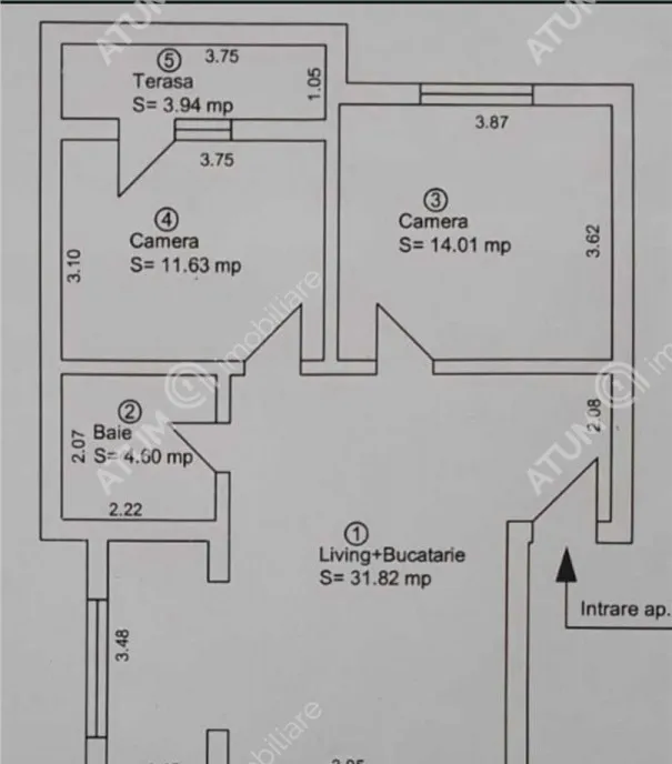 Apartament cu 3 camere decomandate etaj intermediar zona Tur