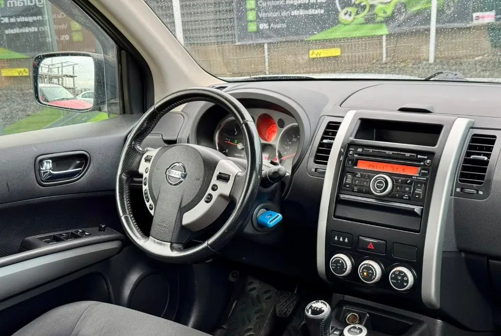 Nissan X-Trail 2 0 dCi DPF All Mode 4X4-i Elegance 5 990 eur