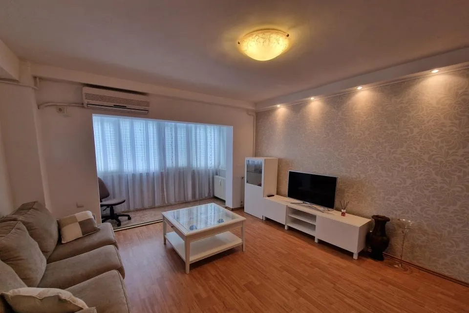 Piata Alba Iulia Bd Decebal 2 Camere