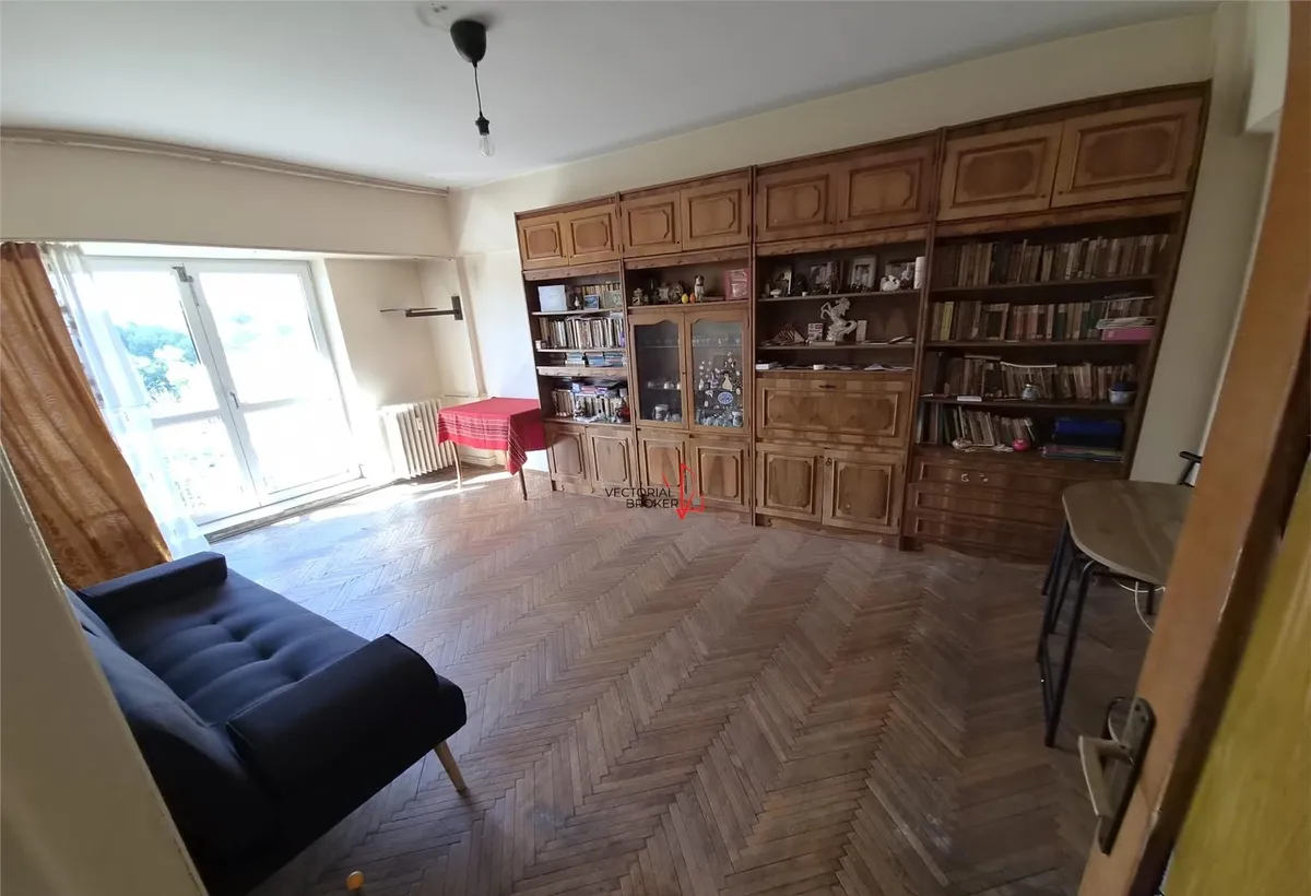 Piata Regina Maria Apartament 2 camere cu potential excelent in zona ultracentrala